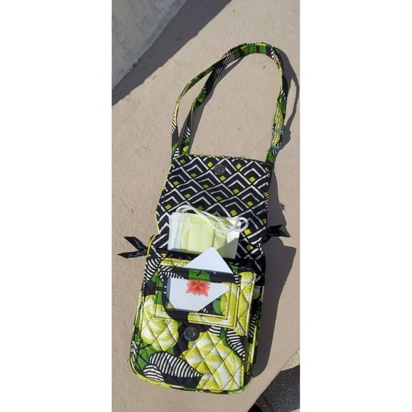 vera bradley crossbody hipster purse Green black retired pattern. - Picture 2 of 9